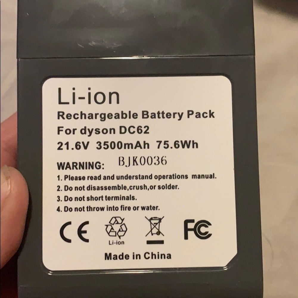 Dyson V6 rechargeable battery